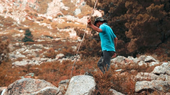 Trekking in the Himalayas: హిమాలయాల్లో ట్రెక్కింగ్. మంచు కప్పుకున్న పర్వత శిఖరాల వైపుకు ట్రెక్కింగ్ గొప్ప అనుభవం.