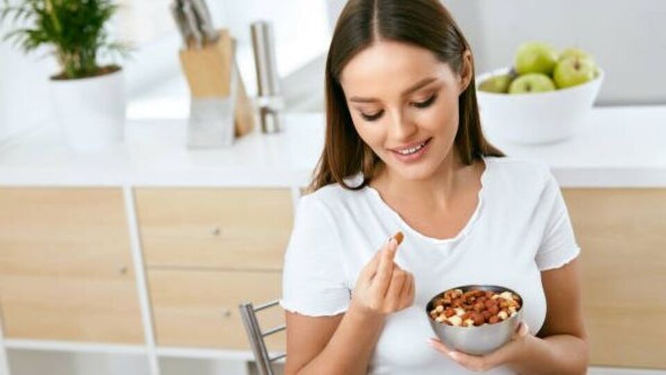 Snacks Between Meals లంచ్డిన్నర్ మధ్య స్నాక్స్ ఎందుకు తినాలి?here