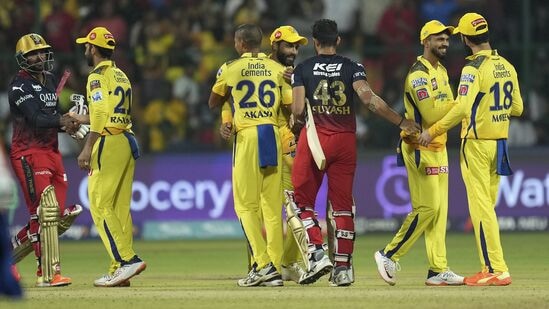 RCB vs CSK Records: ఆర్సీబీ, సీఎస్కే మ్యాచ్‌ లో మొత్తంగా ఐదు రికార్డులు నమోదయ్యాయి. అవేంటో ఇప్పుడు చూద్దాం.