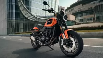 Harley-Davidson X 500: &nbsp;ఈ బైక్ లో ఎల్ఈడీ లైటింగ్, మోనోపాడ్ డిజిటల్ ఇన్ స్ట్రుమెంట్ క్లస్టర్ ను ఏర్పాటు చేశారు.&nbsp;