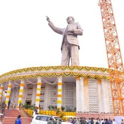 <p>నెల రోజుల్లో పూర్తిస్థాయిలో అంబేద్కర్ స్మృతి వనాన్ని ప్రారంభించడానికి తెలంగాణ సర్కారు ఏర్పాట్లు చేస్తోంది. ఏప్రిల్ 14వ తేదీన అధికారికంగా ప్రారంభించినప్పటికీ… కొన్ని పనులు పెండింగ్ లో ఉన్నాయి.&nbsp;</p>