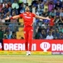 <p>IPL Stumps Price: ఐపీఎల్లో ముంబై ఇండియన్స్ తో జరిగిన మ్యాచ్ లో అర్ష్‌దీప్ సింగ్ సంచలన బౌలింగ్ తో అదరగొట్టిన సంగతి తెలుసు కదా. ఆ మ్యాచ్ చివరి ఓవర్లో ఇద్దరు ముంబై బ్యాటర్లను అతడు క్లీన్ బౌల్డ్ చేశాడు. ఆ రెండు సందర్భాల్లోనూ మిడిల్ స్టంప్ విరిగిపోయింది.</p>
