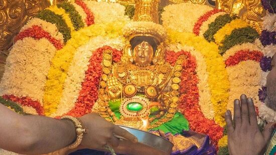 వసంత ఋతువులో మేషరాశిలో సూర్యుడు ఎక్కువ ప్రకాశవంతంగా ఉంటాడు. సూర్యకిరణాల వేడి వల్ల జీవులకు వ్యాధి బాధలు కలుగుతాయి. లోకమాత అయిన శ్రీ పద్మావతి అమ్మవారిని వసంతోత్సవాల ద్వారా ఆరాధించడం వల్ల శారీరక, మానసిక తాపాలు తొలగుతాయని భక్తులు నమ్ముతారు.