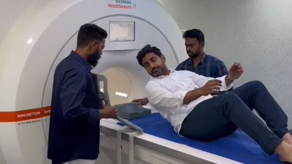 Nara Lokesh Shoulder Injury: లోకేష్‌కు ఎమ్మారై స్కాన్, భుజం నొప్పితోనే పాదయాత్ర