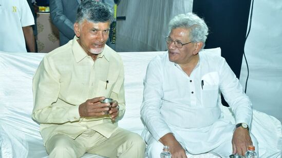 ఎన్టీఆర్‌తో తమ కుటుంబానికి ఎంతో అనుబంధం ఉందన్నారు &nbsp;సీపీయం &nbsp;ప్రధాన కార్యదర్శి సీతారాం ఏచూరి. ఈ సందర్భంగా పలు ఘట్టాలను గుర్తు చేశారు సీతారాం ఏచూరి.