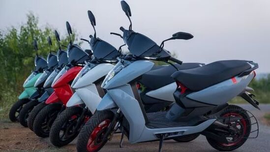 Electric Scooters: సబ్సిడీ కట్.. పెరగనున్న ఎలక్ట్రిక్ స్కూటర్ల ధరలు.. ఎప్పటి నుంచంటే!