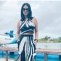 <p>కుటుంబంతో సహా వెకేషన్ కోసం ప్రస్తుతం మాల్దీవుల్లో ఉంది నటి సన్నీ లియోనీ. అందుకే తరచూ ఇటీవల ఇన్‍స్టాగ్రామ్‍లో ఫొటోలు షేర్ చేస్తోంది. శనివారం కూడా ఓ ఫొటో షూట్‍లో ఆమె పాల్గొంది. పర్‍ఫెక్ట్ ట్రావెల్ ఫొటో షూట్ అంటూ ఫోజులిచ్చింది.&nbsp;</p>