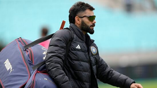 Virat Kohli: ఆస్ట్రేలియాపై 5 వేల అంతర్జాతీయ పరుగుల రికార్డుకు విరాట్ కోహ్లి చేరువలో ఉన్నాడు. ప్రస్తుతం కోహ్లి 92 మ్యాచ్ లలో 4945 రన్స్ చేశాడు. ఈ ఫైనల్లో మరో 55 పరుగులు చేస్తే ఆస్ట్రేలియాపై 5 వేల అంతర్జాతీయ పరుగులు పూర్తి చేసుకుంటాడు.