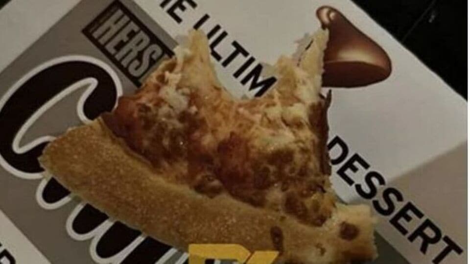 Rapper Drake pizza ఈ రాపర్ సగం తిని వదిలేసిన పిజ్జా ధర రూ. 4కోట్లు