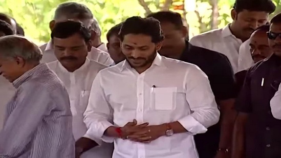 ఇడుపులపాయలో సీఎం జగన్&nbsp;
