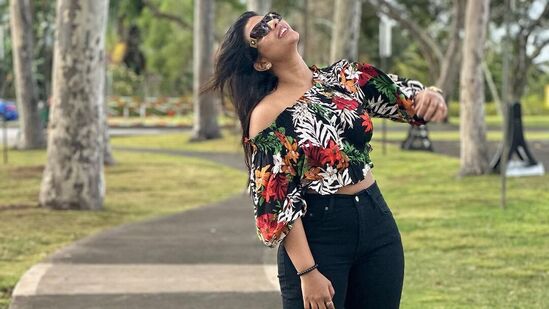 Aishwarya Rajesh: చాలా అందంగా ఉన్నావంటూ ఐశ్వర్య ఫొటోలు చూసిన అభిమానులు కామెంట్స్ చేశారు.