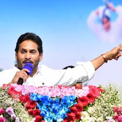 <p>జులై నెలలో చేపట్టే సంక్షేమ పథకాలు అమలుకు కేబినెట్ ఆమోదం తెలిపింది. ఈ నెల 18 జగనన్న తోడు, 21 తేదీన నేతన్న నేస్తం పథకాల అమలుకు ఆమోదం తెలిపింది.&nbsp;</p>