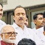 శరద్ పవార్ తో భేటీ అనంతరం మీడియాతో మాట్లాడుతున్న అజిత్ పవార్, ఎన్సీపీ చీలిక వర్గం నేతలు