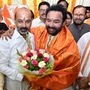 <p>కనీసం కిషన్ రెడ్డి మీద అయినా ఢిల్లీకి పోయి తప్పుడు ఫిర్యాదులు ఇవ్వడం మానేయాలన్నారు బండి సంజయ్. కార్యకర్తల నమ్మకాన్ని దెబ్బతీయవద్దని కోరారు.&nbsp;</p>