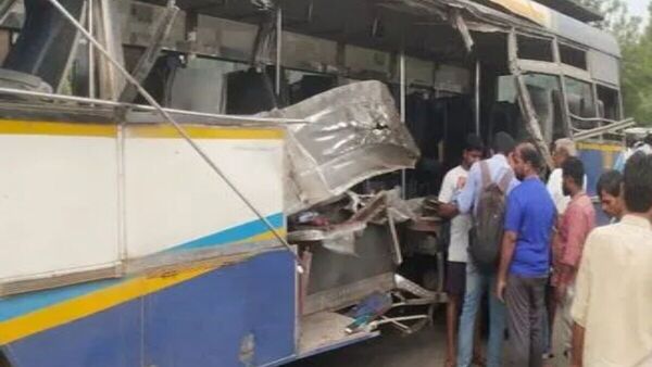 Annamayya Road Accident : అన్నమయ్య జిల్లాలో ఘోర రోడ్డు ప్రమాదం, ఆర్టీసీ బస్సు-ఆయిల్ ట్యాంకర్ ఢీ, ఆరుగురు మృతి!