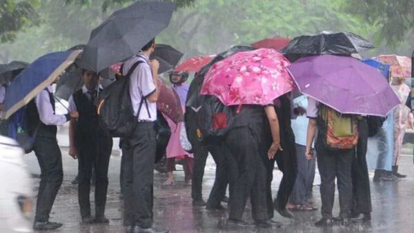 TS Schools Holidays : తెలంగాణలో భారీ వర్షాలు- 26, 27న విద్యాసంస్థలకు సెలవులు