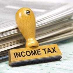 <p>Not verifying Form 26AS and AIS: ఐటీఆర్ ను ఫైల్ చేసేముందు మీ ఫామ్ 26 ఏస్, ఏఐఎస్ లను తప్పని సరిగా సరి చూసుకోండి. మీ ఆదాయం, టీడీఎస్, టీసీఎస్ లు సరిగ్గా ఉన్నాయో లేదో చెక్ చేసుకోండి.</p>