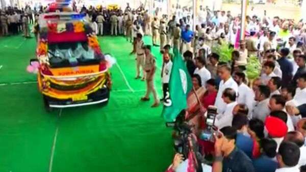 CM KCR: 108, 102 అంబులెన్సులను ప్రారంభించిన సిఎం కేసీఆర్