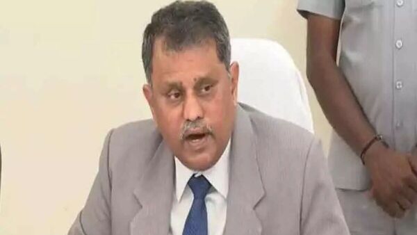 Nimmagadda Ramesh Kumar : ఈసారైనా ఓటు హక్కు దక్కేనా? హైకోర్టు ఆదేశాలతో మళ్లీ ఓటు అప్లై చేసిన నిమ్మగడ్డ