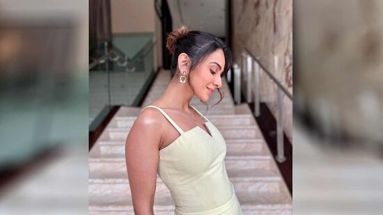 చాలా కాలంగా రకుల్ తెలుగు సినిమాలో చేయట్లేదు. బాలీవుడ్ సినిమాల్లో మెరుస్తోంది. తెలుగులో స్టార్ హీరోల సరసన నటించి.. మంచి పాపులారిటీ తెచ్చుకుంది ఈ ముద్దుగుమ్మ.
