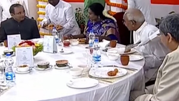 Governor At Home : తెలంగాణ రాజ్ భవన్ ఎట్ హోం వెలవెల, హాజరుకాని రాజకీయ పార్టీల నేతలు!