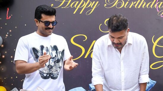 ప్ర‌జెంట్ గేమ్‌ఛేంజ‌ర్‌తో పాటు క‌మ‌ల్ హాస‌న్ ఇండియ‌న్ 2 సినిమాకు శంక‌ర్ ద‌ర్శ‌క‌త్వం వ‌హిస్తోన్నాడు.&nbsp;