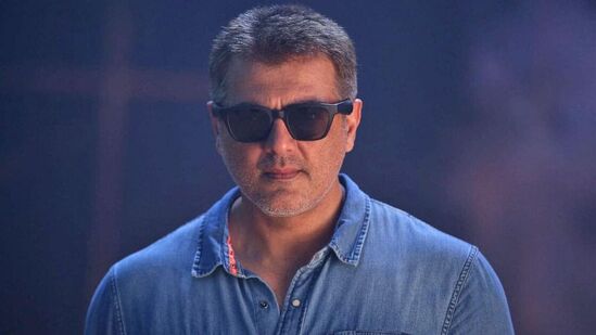 ఆ తర్వాత ఒక రోజు అజిత్ కుమార్ మేనేజర్కు ఓ కాల్ వచ్చింది. అజిత్ పనిలో నుంచి తీసేసిన డ్రైవర్ను పోలీస్ స్టేషన్కు తీసుకొచ్చినట్టు పోలీసులు తెలిపారు. ఈ విషయాన్ని అజిత్ అడిగి తెలుసుకున్నారు. ఆ తర్వాత ఒక రోజు అజిత్ కుమార్ మేనేజర్కు ఓ కాల్ వచ్చింది. అజిత్ పనిలో నుంచి తీసేసిన డ్రైవర్ను పోలీస్ స్టేషన్కు తీసుకొచ్చినట్టు పోలీసులు తెలిపారు. ఈ విషయాన్ని అజిత్ అడిగి తెలుసుకున్నారు.