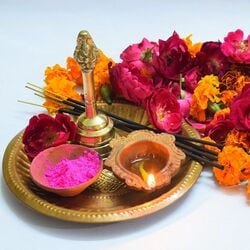 <p>త్రినాథులను పూజించి, వ్రత కథను భక్తిశ్రద్ధలతో చదువుకుని, ప్రసాదాన్ని తీసుకుంటే.. త్రినాథుల ఆశిస్సులు ఉంటాయని భక్తులు విశ్వసిస్తారు.</p>