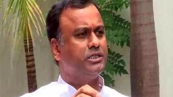 Komatireddy Rajagopal Reddy : కాంగ్రెస్ వైపు రాజగోపాల్ రెడ్డి మొగ్గు, సంకేతాలు ఇస్తున్నారా?