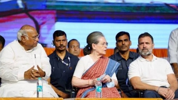 CWC Meeting at Hyd : కదలిరానున్న కాంగ్రెస్ అగ్రనాయకత్వం.. హైదరాబాద్ వేదికగా సీడబ్ల్యూసీ భేటీ, భారీ ర్యాలీ