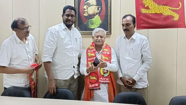 Katakam Mruthyunjayam : కేటీఆరే టార్గెట్ అంటున్న కటుకం, ఆలిండియా ఫార్వర్డ్ బ్లాక్ లో చేరిక