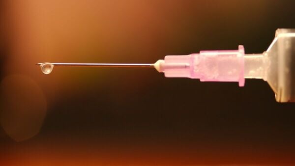 Guntur Crime : ప్రేమ పేరుతో బీటెక్ విద్యార్థినికి వేధింపులు, పొట్టలో ఇంజక్షన్ పొడిచి పరారీ!