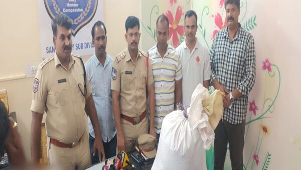 Sangareddy Crime : సంగారెడ్డి కోర్టులో గంజాయి మాయం, జామీను కట్టేందుకు కోర్టులోనే చోరీ చేసిన దొంగ