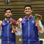 Asian Games Day 2: ఏషియన్ గేమ్స్ రెండో రోజు 10 మీ. ఎయిర్ రైఫిల్ టీమ్ ఈవెంట్లో ఇండియాకు తొలి గోల్డ్ మెడల్ వచ్చింది. రుద్రాంష్ పాటిల్, ఐశ్వరీ ప్రతాప్ సింగ్, దివ్యాంశ్ పన్వర్ లు వరల్డ్ రికార్డుతో ఈ గోల్డ్ మెడల్ సాధించడం విశేషం. <p>Asian Games Day 2: ఏషియన్ గేమ్స్ రెండో రోజు 10 మీ. ఎయిర్ రైఫిల్ టీమ్ ఈవెంట్లో ఇండియాకు తొలి గోల్డ్ మెడల్ వచ్చింది. రుద్రాంష్ పాటిల్, ఐశ్వరీ ప్రతాప్ సింగ్, దివ్యాంశ్ పన్వర్ లు వరల్డ్ రికార్డుతో ఈ గోల్డ్ మెడల్ సాధించడం విశేషం.</p>