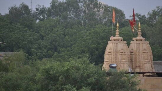 ఇక 3వ రోజు ఉదయం శనిశిగ్నాపూర్ సందర్శన ఉంటుంది. అక్కడ్నుంచి మళ్లీ షిరిడీ చేరుకోవాలి. సాయంత్రం 06.30 గంటలకు నాగర్‌సోల్ స్టేషన్‌లో తిరుగు ప్రయాణం మొదలవుతుంది. తెల్లవారుజామున 2.50 విజయవాడ చేరుకోవడంతో టూర్ ముగుస్తుంది.