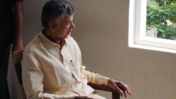 Chandrababu Political Struggle: రాజకీయంగా నిస్సహాయ స్థితిలో చంద్రబాబు