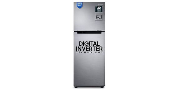 Samsung 236 L refrigerator : ఇదొక 3 స్టార్​ రేటెడ్​ రిఫ్రిజరేటర్​. దీని వాస్తవ ధర రూ. 37,990. కానీ అమెజాన్​లో 32శాతం డిస్కౌంట్​తో రూ. 25,990కే కొనుగోలు చేసుకోవచ్చు.