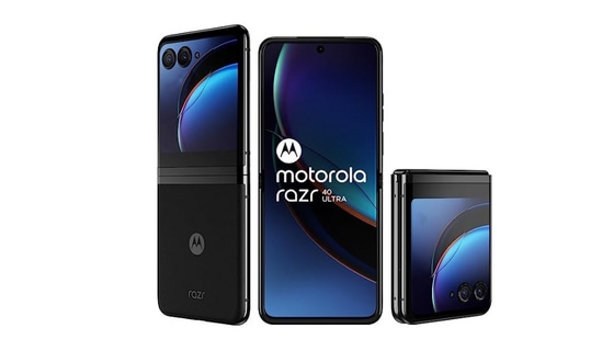 Motorola Razr 40 Ultra: ఈ మోటొరోలా రేజర్ 40 అల్ట్రా ఫోల్డబుల్ ఫోన్ లో 6.9 ఇంచ్ ల ఫుల్ హెచ్ డీ ప్లస్ డిస్ ప్లే ఉంటుంది. అలాగే, 3.6 ఇంచ్ ల కవర్ డిస్ ప్లే ఉంటుంది. &nbsp;ఇందులో స్నాప్ డ్రాగన్ 8 ప్లస్ జెన్ 1 చిప్ సెట్ ఉంటుంది. ఇందులో 128 ఎంపీ ప్రైమరీ కెమెరా ఉంటుంది. ఈ ఫోన్ ఒరిజినల్ ధర రూ .119999 కాగా, ఆమెజాన్ గ్రేట్ ఇండియన్ ఫెస్టివల్ లో దీన్ని రూ. 72999 లకే సొంతం చేసుకోవచ్చు.