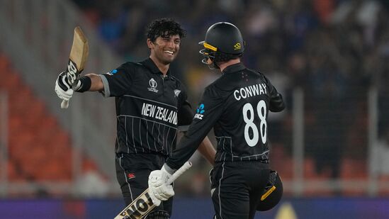 ICC Cricket World Cup 2023: వరల్డ్ కప్ 2023 తొలి మ్యాచ్ లో డిఫెండింగ్ ఛాంపియన్ ఇంగ్లండ్ ను న్యూజిలాండ్ చిత్తు చిత్తుగా ఓడించిన విషయం తెలుసు కదా. ఈ మ్యాచ్ లో 283 పరుగుల లక్ష్యాన్ని న్యూజిలాండ్ కేవలం 36.2 ఓవర్లలోనే వికెట్ నష్టపోయి ఛేదించింది.