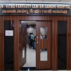 <p>రూ.5 కోట్లతో గాంధీ దవాఖానలో సంతాన సాఫల్య కేంద్రాన్ని ఏర్పాటు చేశారు. దీంతో గాంధీ ఆసుపత్రిలో పైసా ఖర్చు లేకుండానే ఐవీఎఫ్ లో సంతానం పొందే అవకాశముంది.</p>
