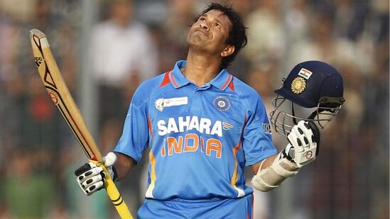Warner World Record: వన్డే వరల్డ్ కప్ లలో అత్యధిక పరుగుల రికార్డు ఉన్న సచిన్ టెండూల్కర్ ఇంతకుముందు అత్యంత వేగంగా అంటే 20 ఇన్నింగ్స్ లోనే 1000 పరుగులు చేశాడు.
