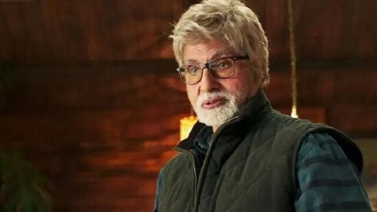 Amitabh Bachchan Birthday: అమితాబ్ బచ్చన్ గతేడాది నటించిన సినిమా బ్రహ్మాస్త్ర. రణ్‌బీర్ కపూర్, ఆలియా భట్ కూడా నటించిన ఈ సినిమా బాక్సాఫీస్ దగ్గర మొత్తం రూ.257 కోట్లు వసూలు చేసింది.