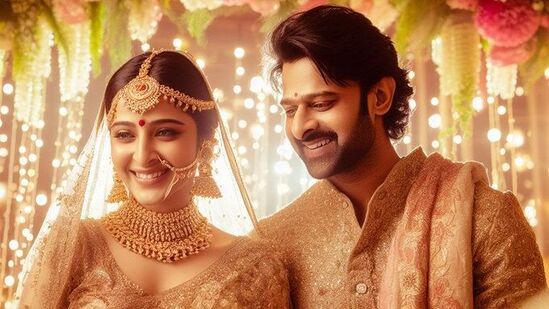 Prabhas Anushka Marriage: ఈ ఫొటోల్లో ప్రభాస్, అనుష్క వధూవరుల దుస్తుల్లో కనిపించడం అభిమానులను ఎంతగానో ఆకర్షించింది. నిజజీవితంలో చూడాలనుకున్న ఈ ఫొటోలను ఏఐ కళ్లకు కట్టినట్లు చూపించడం విశేషం.