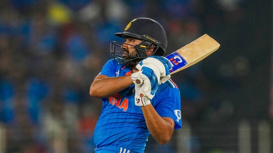 Rohit Sharma: వన్డే చరిత్రలో ఈ ఫీట్ సాధించిన తొలి భారత క్రికెటర్‌గా రోహిత్ శర్మ