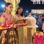 <p>గుజరాత్‍లోని అహ్మదాబాద్‍లో కంగనా రనౌత్ తన సోదరి రంగోలీ చండేల్‍తో కలిసి పూజలు నిర్వహించారు. తేజస్ సినిమా అక్టోబర్ 27న రిలీజ్ కానుండటంతో దేవుడి ఆశీర్వాదం కోసం పూజలు చేశారు. సినిమా ప్రమోషన్ల కోసం అక్కడికి వెళ్లారు కంగనా. ఆమెను చూసేందుకు ప్రజలు భారీ సంఖ్యలో వచ్చారు.&nbsp;</p>