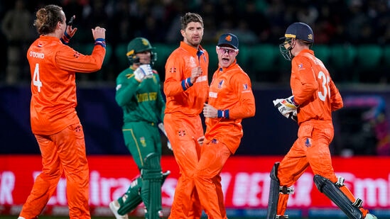 SA vs NED ODI World Cup: వరల్డ్ కప్‍లో మరో సెన్సేషన్.. దక్షిణాఫ్రికాకు షాకిచ్చిన నెదర్లాండ్స్