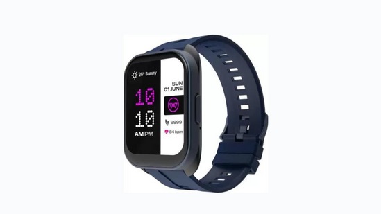 Wings Urbana Smartwatch: ఈ స్మార్ట్ వాచ్ ఒరిజినల్ ధర రూ. 3999, కాని, ఫ్లిప్ కార్ట్ లో 72% డిస్కౌంట్ అనంతరం దీన్ని రూ.1099 కి పొందవచ్చు. ఇందులో 550 నిట్స్ బ్రైట్ నెస్ తో 2.01 ఇంచ్ ల కర్వ్ డ్ హెచ్ డీ ఐపీఎస్ డిస్ ప్లే ఉంటుంది. ఇందులోని 260 ఎంఏహెచ్ బ్యాటరీ ఏడు రోజుల పాటు పని చేస్తుంది. ఇందులో ఇన్ బిల్ట్ గేమ్స్, &nbsp;బ్లూటూత్ కాలింగ్, హెల్త్ మానిటరింగ్, వాయిస్ అసిస్టెన్స్.. తదితర ఫీచర్స్ ఉన్నాయి.