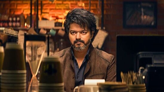Leo Box Office Collections: "లియో కలెక్షన్ల గురించి లలిత్ అన్నీ అబద్ధాలే చెబుతున్నాడు. అతడు ఎందుకలా చెబుతున్నాడో అర్థం కావడం లేదు.నాకు తెలిసినంత వరకూ ఈ సినిమా ప్రొడ్యూసర్ విజయే. లలిత్ తానే నిర్మాతనని నటిస్తున్నాడు. లాభాల్లో చాలా వరకూ వాటా విజయ్ కే దక్కుతాయి" అని కూడా శ్రీధర్ సంచలన వ్యాఖ్యలు చేశాడు.
