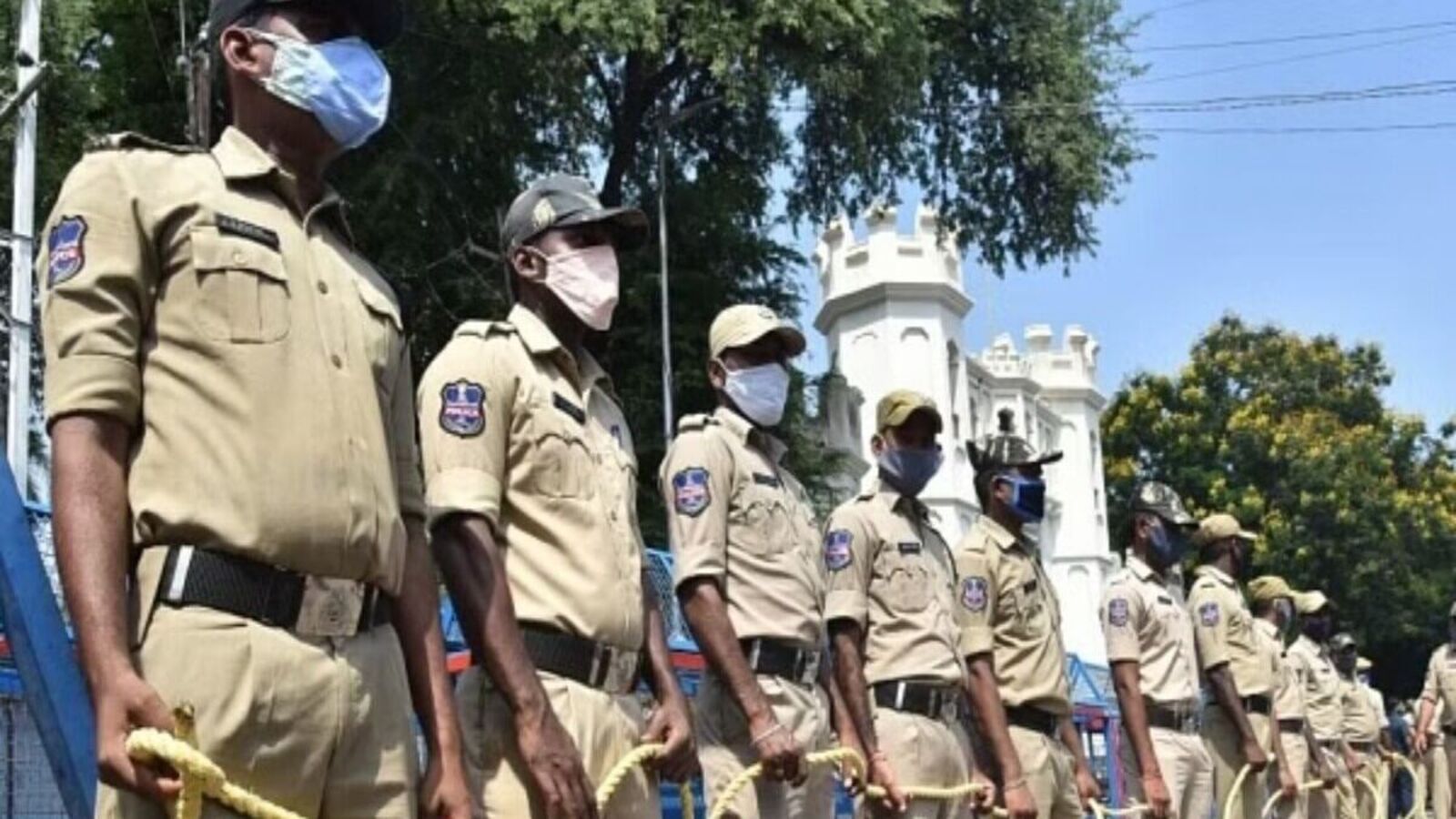 MPs Mlas Security : ఎంపీపై దాడితో ప్రభుత్వం అలర్ట్- ఎంపీలు, ఎమ్మెల్యేలకు భద్రత పెంపు