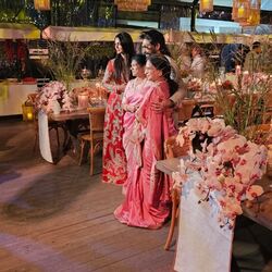 <p>వ‌రుణ్, లావ‌ణ్య హ‌ల్దీ, మెహందీ సెల‌బ్రేష‌న్స్‌లో చిరంజీవి, అల్లు అర్జున్, రామ్‌చ‌ర‌ణ్‌తో పాటు మెగా ఫ్యామిలీ మొత్తం సంద‌డి చేశారు.&nbsp;</p>